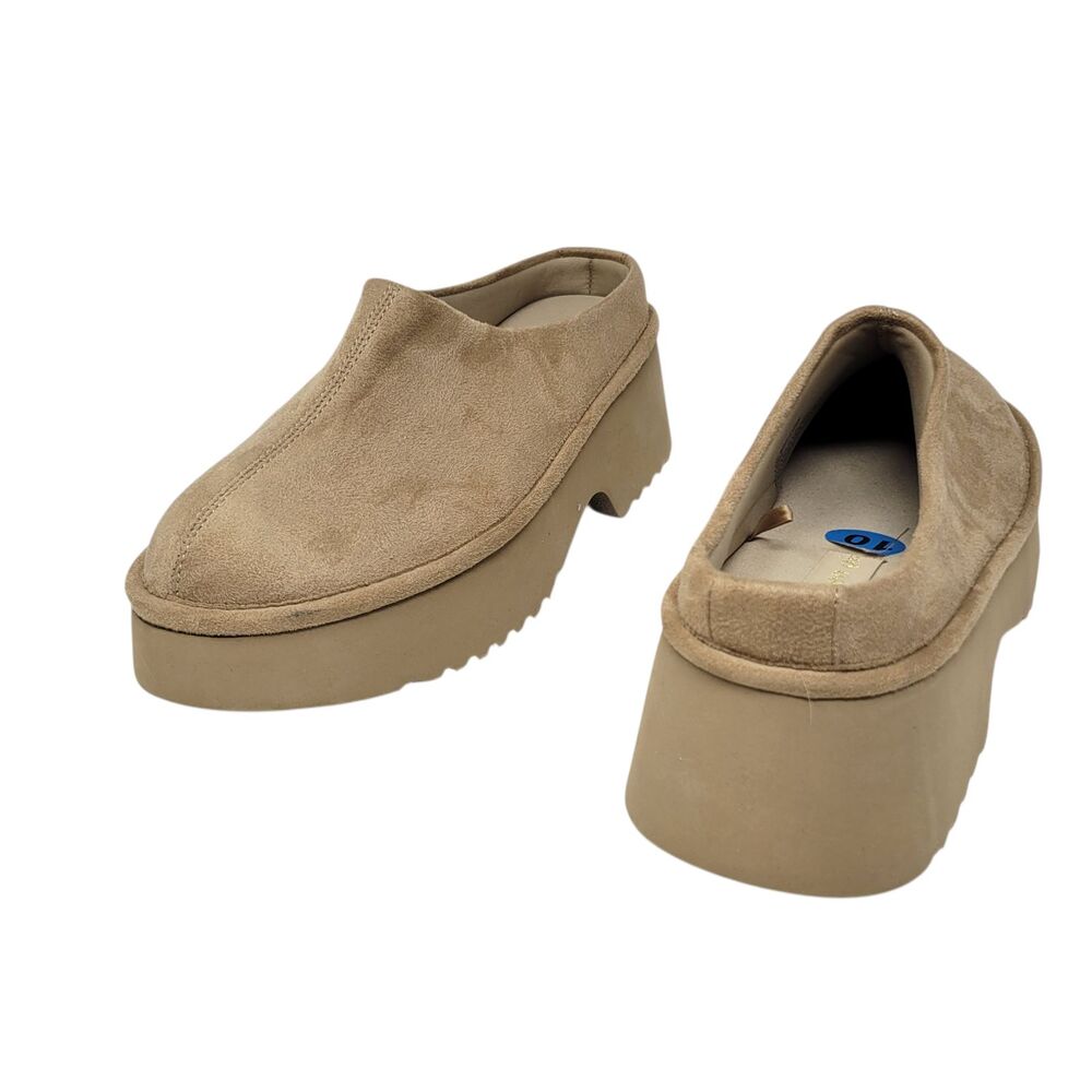 Madden Girl Moccasin Slipper Size 10M Tan Round Toe Faux Suede Platform Sole